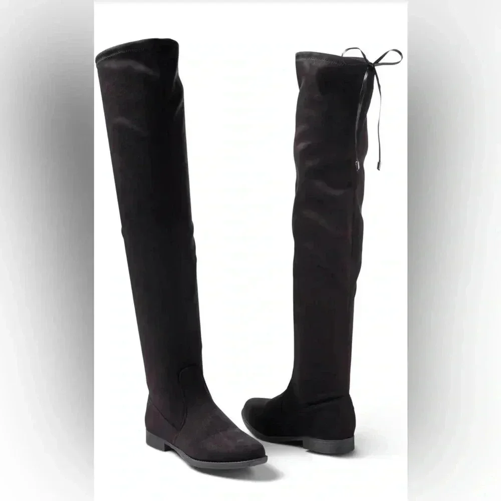 Over the knee stretch boots